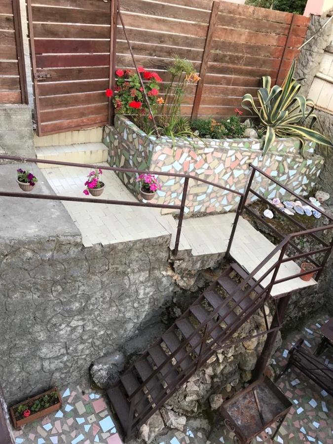 Gostevoy Dom Samir Hotel Gagra Esterno foto