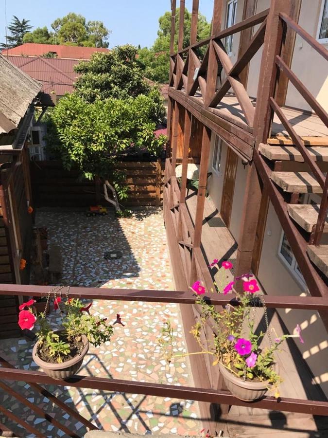 Gostevoy Dom Samir Hotel Gagra Esterno foto