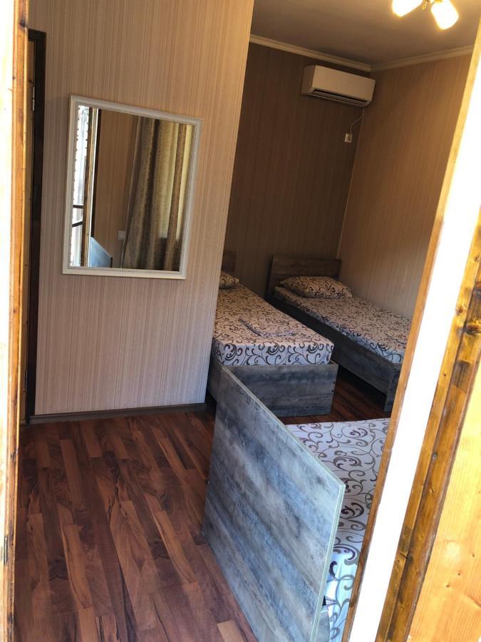 Gostevoy Dom Samir Hotel Gagra Esterno foto